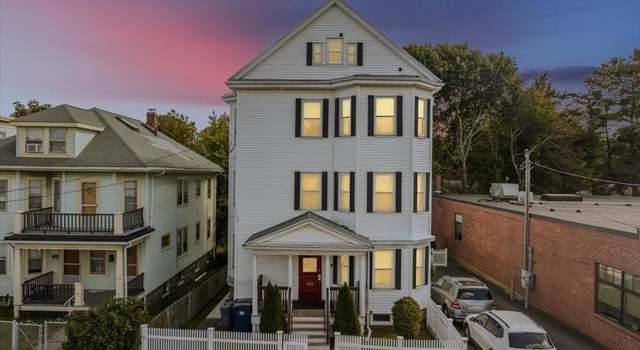 Photo of 146 Spring St, West Roxbury, MA 02132