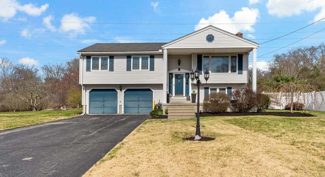 Photo of 116 Saint Laurent Pkwy, Seekonk, MA 02771