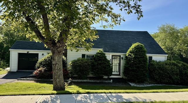Photo of 167 Pleasant St, East Longmeadow, MA 01028