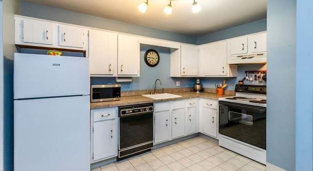 Photo of 221 Oak St Unit 8-32, Brockton, MA 02301