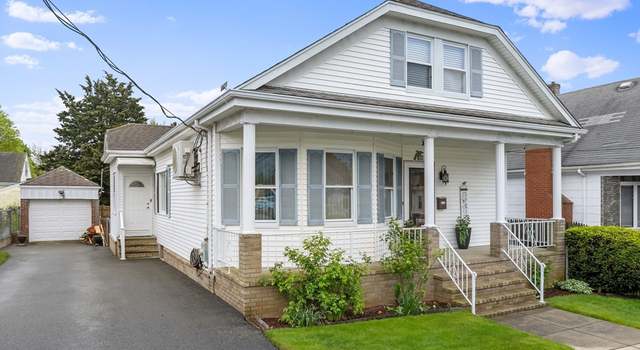 Photo of 266 Aquidneck St, New Bedford, MA 02744