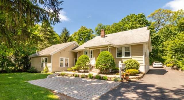 Photo of 393 Highland St, Dedham, MA 02026