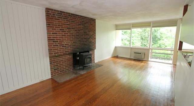 Photo of 41 Iroquois St, Worcester, MA 01602