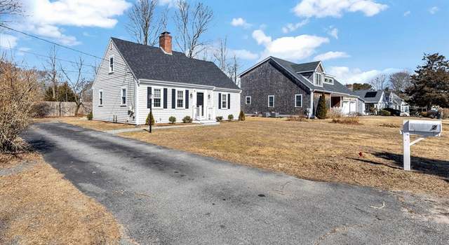 Photo of 2 Squibnocket Dr, Falmouth, MA 02536