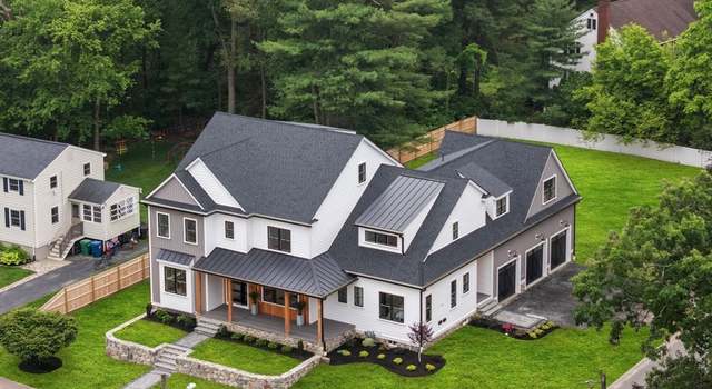 Photo of 1 Maud Graham Cir, Burlington, MA 01803