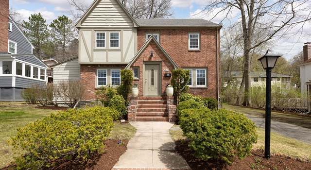 Photo of 236 Beverly Rd, Chestnut Hill, MA 02467