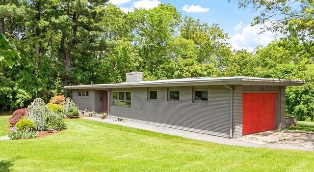 Photo of 166 Quinapoxet Ln, Worcester, MA 01606
