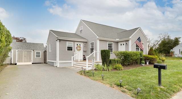 Photo of 89 Doolittle Ct, Somerset, MA 02725