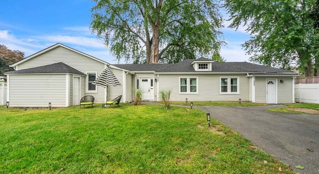 Photo of 200 Narragansett Blvd, Chicopee, MA 01013
