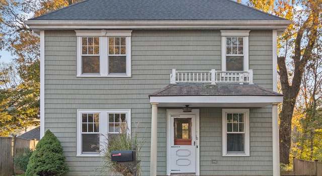 Photo of 10 Greenwood Ln, Waltham, MA 02451