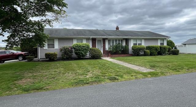 Photo of 120 Cornhill Rd, Somerset, MA 02725