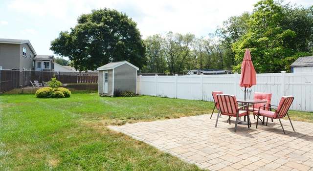 Photo of 441 Oak St, Shrewsbury, MA 01545