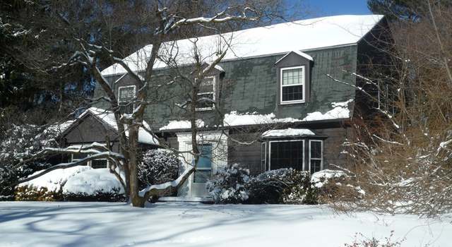 Photo of 3 Outlook Rd, Wakefield, MA 01880