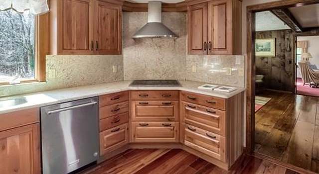 Photo of 61 Hickory Dr, Princeton, MA 01541