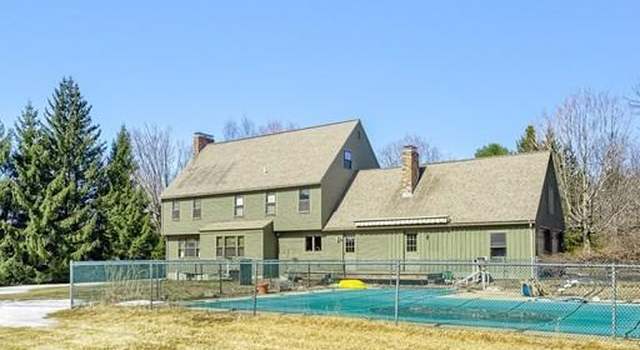 Photo of 61 Hickory Dr, Princeton, MA 01541
