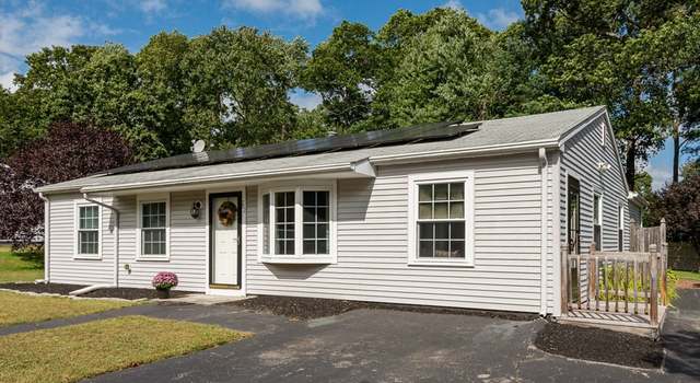 Photo of 702 Beech St, Rockland, MA 02370