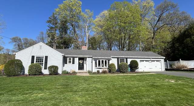 Photo of 4 Oakridge Dr, Wilbraham, MA 01095