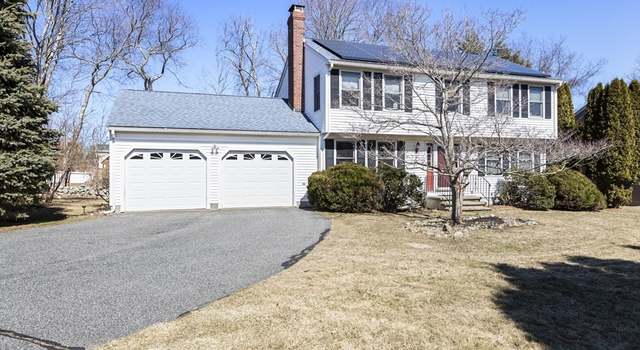 Photo of 8 Pheasant Run Rd, Medway, MA 02053