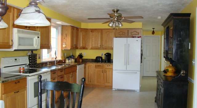 Photo of 256 N Woodstock Rd, Southbridge, MA 01550