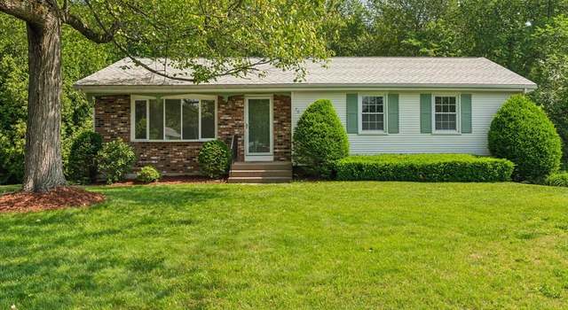 Photo of 76 Redwood Dr, Agawam, MA 01001