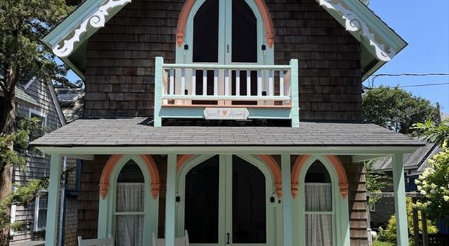 Photo of 2 Fisk Ave, Oak Bluffs, MA 02557