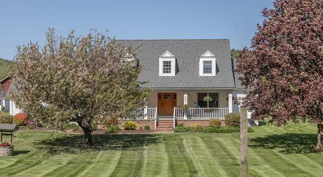 Photo of 105 Falls Rd, Sunderland, MA 01375