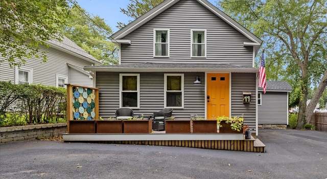 Photo of 19 Fletcher St, Uxbridge, MA 01569