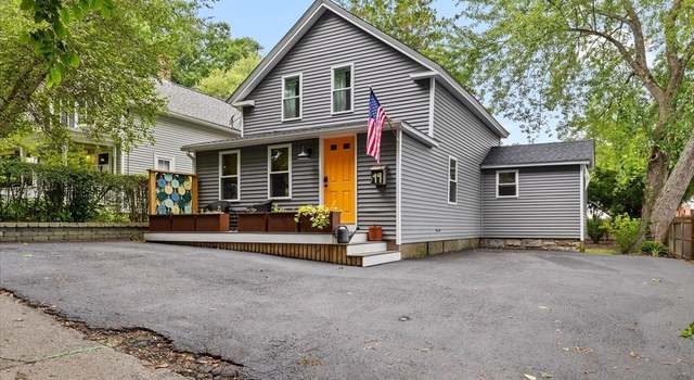 Photo of 19 Fletcher St, Uxbridge, MA 01569