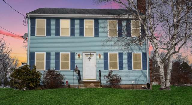 Photo of 8 Harborview Rd, Hull, MA 02045