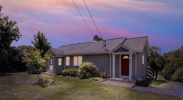 Photo of 523 Norfolk St, Holliston, MA 01746