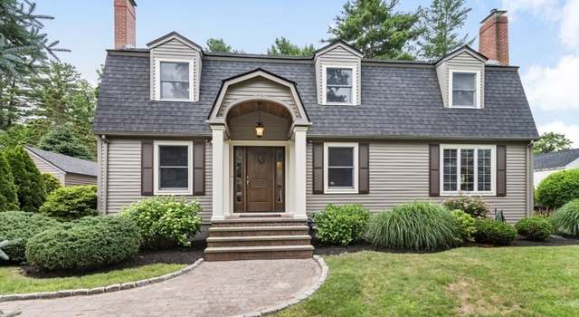 Photo of 35 Crest Rd, Lynnfield, MA 01940