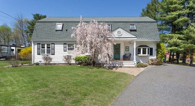 Photo of 8 Haverstock Rd, Franklin, MA 02038