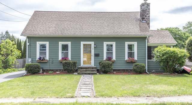 Photo of 21 Raingley Rd, Greenfield, MA 01301