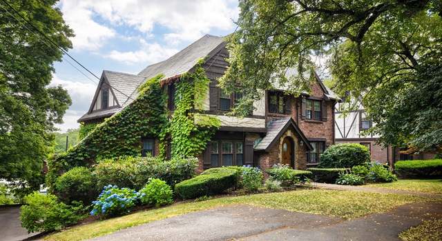 Photo of 55 Goodnough Rd, Chestnut Hill, MA 02467