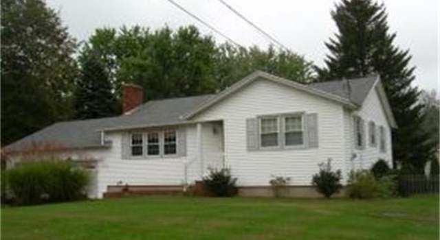 Photo of 7 Douglas Dr, Salem, NH 03079