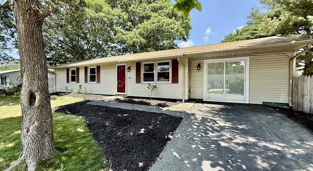 Photo of 20 Terry Ln E, Wareham, MA 02571