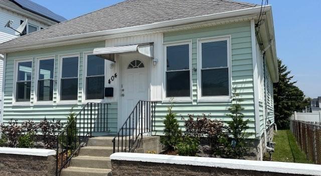 Photo of 404 Brayton Ave, Fall River, MA 02721