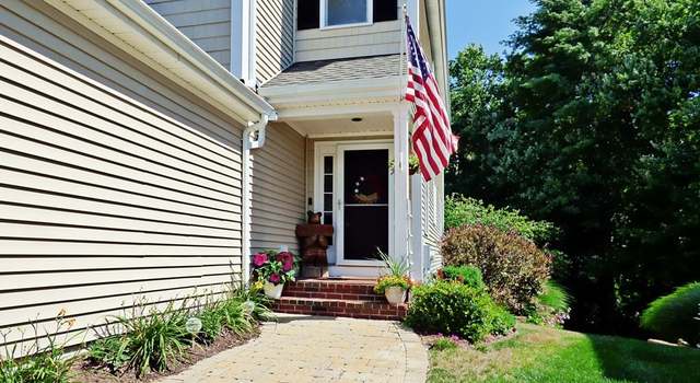 Photo of 18 Surrey Ln #18, East Bridgewater, MA 02333
