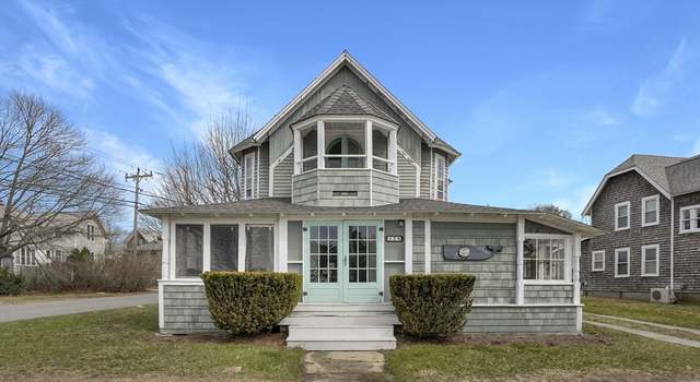 Photo of 35 Tuckernuck Ave, Oak Bluffs, MA 02557