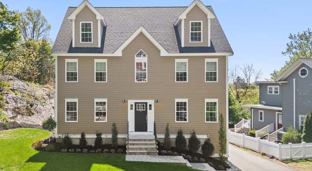 Photo of 31 Poplar St, Melrose, MA 02176