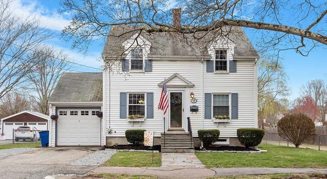 Photo of 68 Gould St, Wakefield, MA 01880
