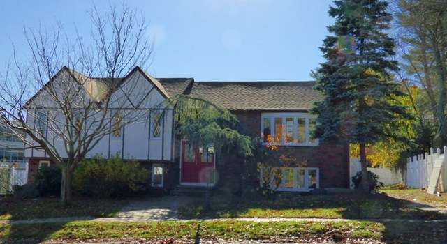 Photo of 8 Fay Rd, Dedham, MA 02026
