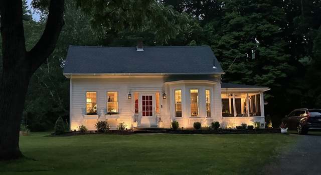 Photo of 34 Baker St, Amherst, MA 01002