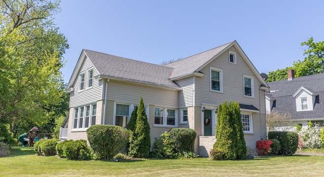 Photo of 103 Maple Rd, Longmeadow, MA 01106