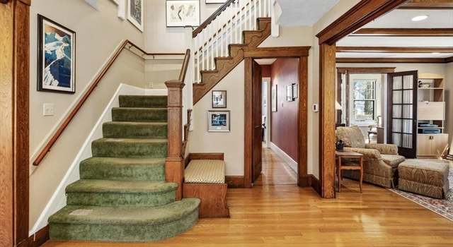 Photo of 6 Briarfield Rd, Milton, MA 02186