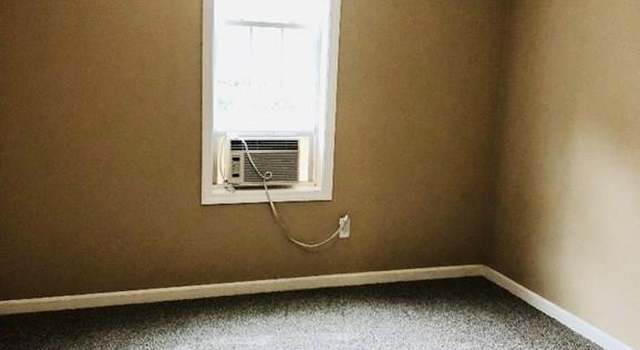 Photo of 15 Whispering Ln, Southbridge, MA 01550