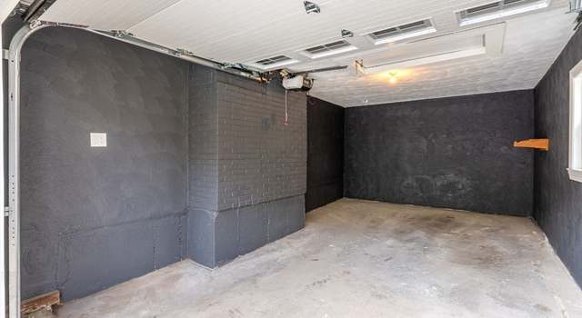 Photo of 25 Parker St, Newton, MA 02459