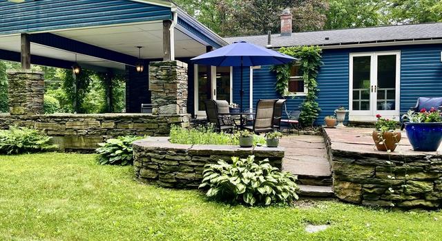 Photo of 947 Burts Pit Rd, Northampton, MA 01062