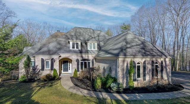 Photo of 8 Wyeth Cir, Southborough, MA 01772