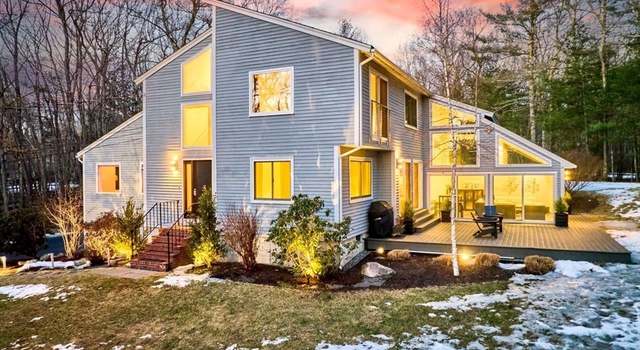 Photo of 146 Martin St, Carlisle, MA 01741